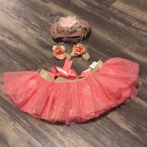 Beanie, flower anklets and tutu size 0-12 months